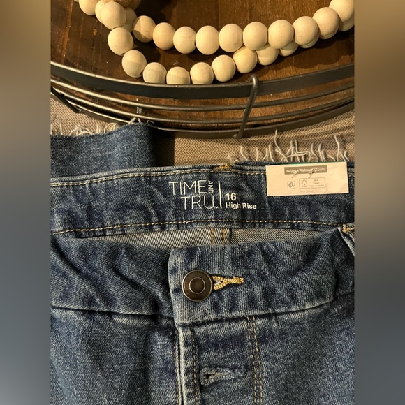 🔥NWT! Time and Tru High Rise Wide Leg Jeans with fringed Hem 5 pockets. Size:16 - Picture 3 of 5